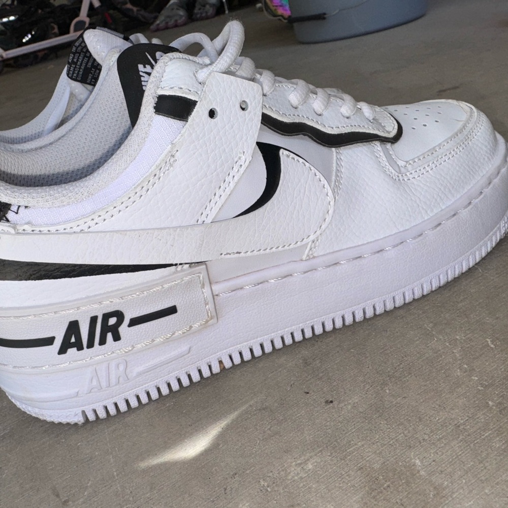 Nike Women's White and Black Sneakers